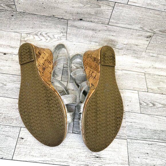 MICHAEL Michael Kors Girls Youth Silver Open Toe Cork Wedged Heel Sandals Size 3 - Picture 9 of 9